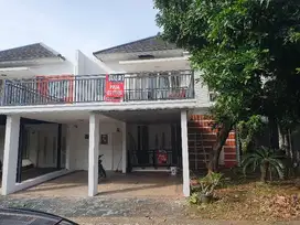 disewakan rumah kamar 5+1 di perumahan legenda wisata cibubur