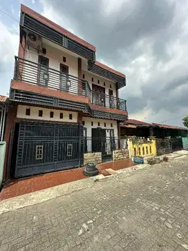 Rumah 2 Lantai Cuman 300 Jutaan, Di Sunggal, Lebar 7 Nih!