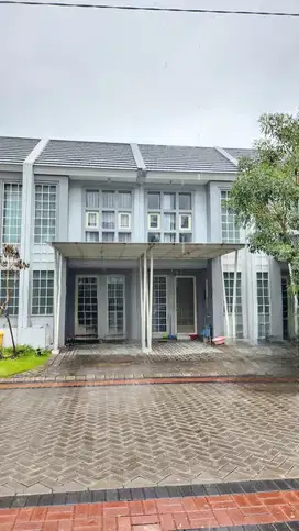 Murah dijual grand pakuwon queensland sudah renov