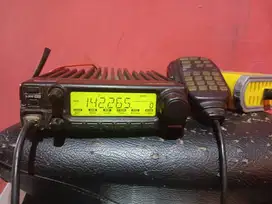 Radio telekonunikasi /radio rig ic 2200