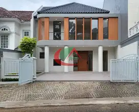 Jual  rumah Premium Mewah  like New di Legenda Wisata second boulevard