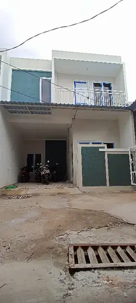 Rumah 2 lantai  Cipayung jakarta timur dipinggir jalan