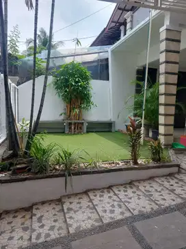 Rumah Asri dan Tenang di Kawasan Pemukiman Elite Kebayoran Baru JakSel