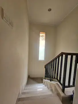 Rumah Rapi Lokasi di Boulevard Gading Serpong