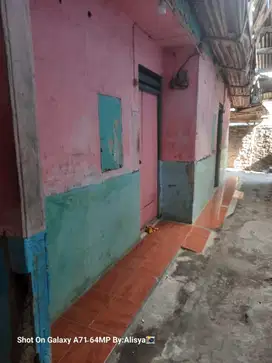 Di jual Tanah + bangunan kontrakan 6pintu