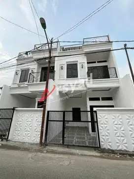 700 Jutaan! Dapat Rumah Baru 3 Lantai di Jakarta Selatann