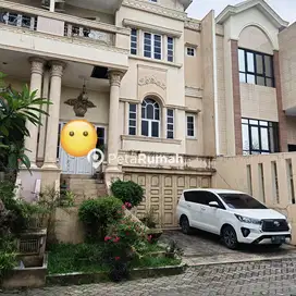 DIJUAL VILLA JALAN GAPERTA KOMPLEK PIAZZA RESIDENCE (HANNY)