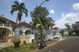 Rumah Estetik dan Klasik di Kota Araya Malang