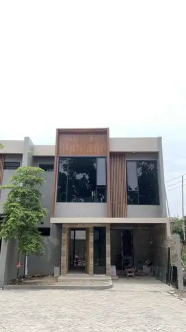 Rumah Modern Ready Stock Lokasi Strategis Belakang Amplaz