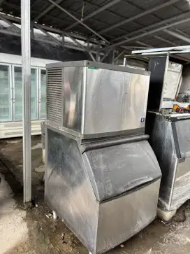 Flash Sale Ice maker 
Merk manitowoc
Kapasitas 200kg
Normal ORI