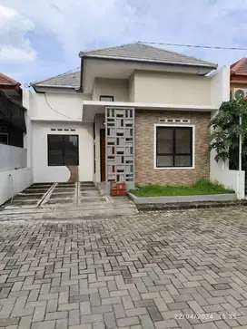 Rumah Gentan solo siap huni cluster dekat luwes gentan park