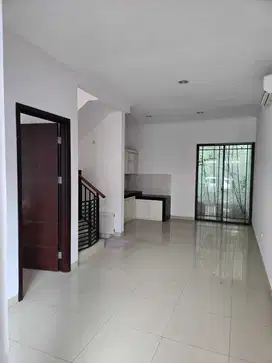 DIJUAL CEPAT RUMAH 2 LANTAI UKURAN 6X18 DI GREEN LAKE CITY CL ASIA