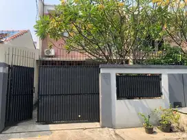 Rumah di jalan rs fatmawati dekat bellpark