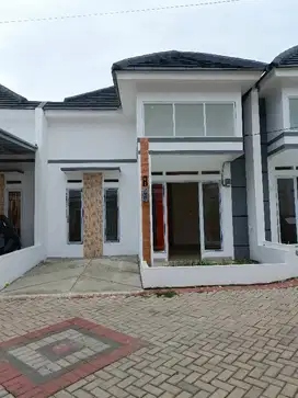RUMAH SIAP HUNI KONSEP SMART DOORLOCK DEKAT STASIUN BOJONG GEDE