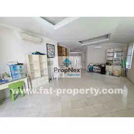 Dijual rumah asri di Taman Beverly Golf,Lippo Karawaci LT625m2 LB300m2