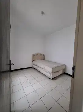 Rumah 2 kamar tidur siap huni 1.2M di kota baru parahyangan