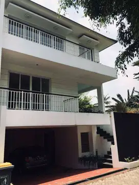 Rumah Lux Townhouse Belakang Citos