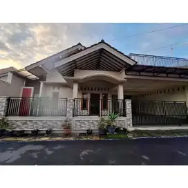 Dijual rumah siap huni 2 lantai di purwokerto utara.