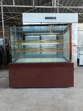 Flash Sale Cake showcase 
Ukuran 116x66x119

Harga 6.000.000
 Normal
