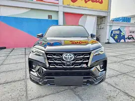 [KM 10 RIBUAN]TOYOTA FORTUNER VRZ GR 2.8 HITAM AT 2023 GRESS 2024