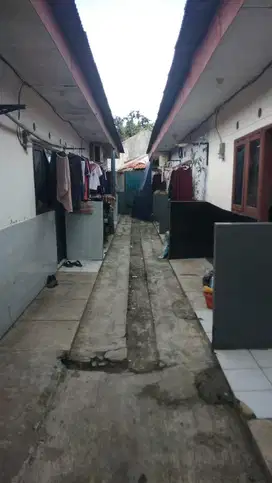 Disewakan rumah petakan belakang villa mutiara cinere