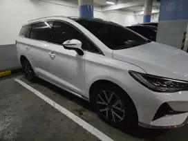BYD M6 dibawah 10.000 KM