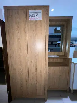 Lemari Pakaian Kayu