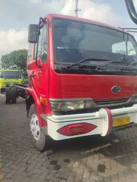 Truk UD Nissan Tipe PK215 R Long