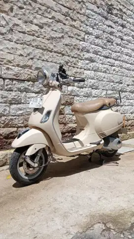Vespa LXV 3V ie Low Km Antik Istimewa Original