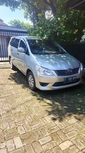 (km 65rb fullset)toyota innova mt 2011 istimewa tinggal pake siap TT