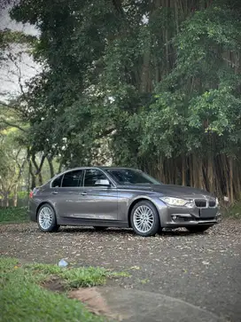 [ODO 40rb] BMW 320i Luxury F30 2013 Bensin