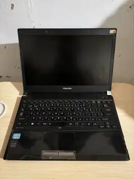 Laptop Toshiba Dynabook Core i3