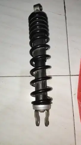 shock belakang vario 150