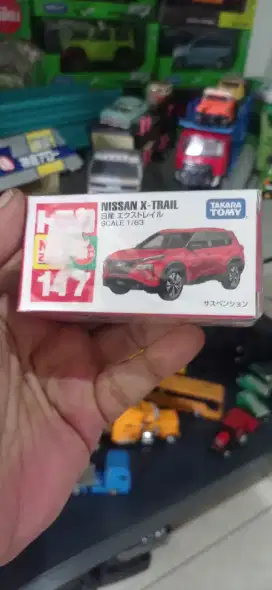 DIECAST TOMICA NISSAN X-TRAIL
