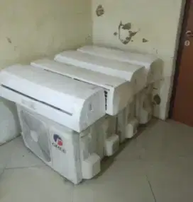 AC bekas merek gree 1/2 PK sudah sama pasang