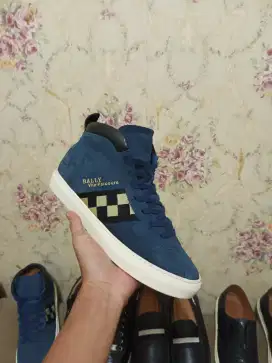 Sepatu pria snakers Bally orignal size 43 second