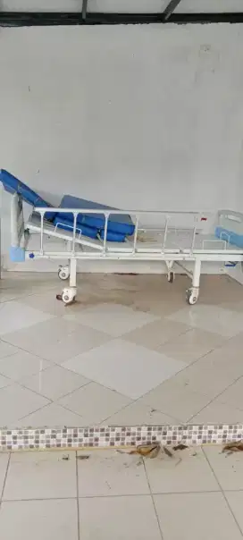 Bed hospital/ranjang pasien