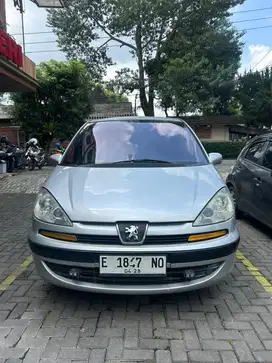 Peugeot 807 Mobil Keluarga Mewah Murah