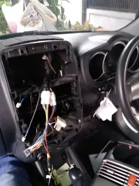 Jasa bongkar pasang audio variasi mobil