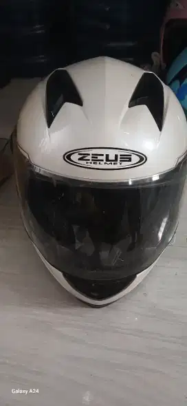 Helm zeus zs 811c