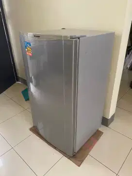 Kulkas Sharp Single door (satu pintu) dingin, normal pemakaian