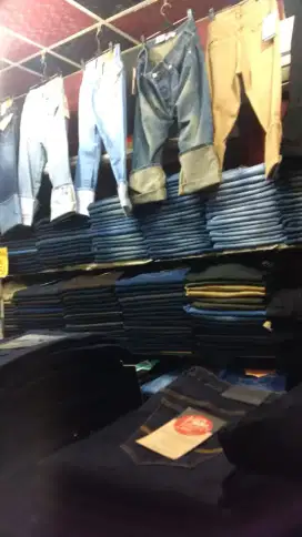 LOWONGAN KARYAWAN TOKO GROSIR JEANS LAKI LAKI JAKSEL