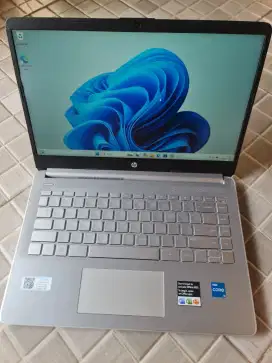 Laptop HP 14s Intel Core i3 Gen11 Silver Slim SSD Like New
