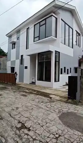 Dijual Rumah Kantor 2 Lt Dalam Ringroad Timur Kampus UPN Maguwoharjo