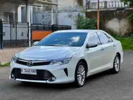 DP 5 JT! Toyota Camry 2.5 V AT 2017 Putih