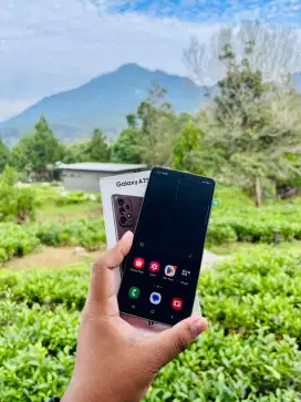 Samsung a73 5g 8/256 Komplit