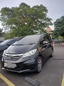 Dijual Honda Freed Tahun 2013 warna Hitam