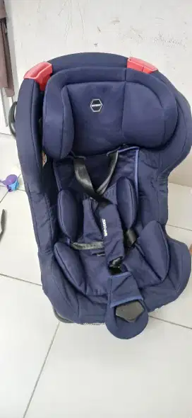 Carseat baby chair bangku anak di mobil