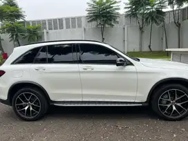 Mercedes-Benz GLC200 2022 Bensin