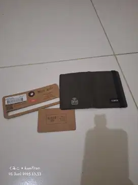 Dompet kartu eiger